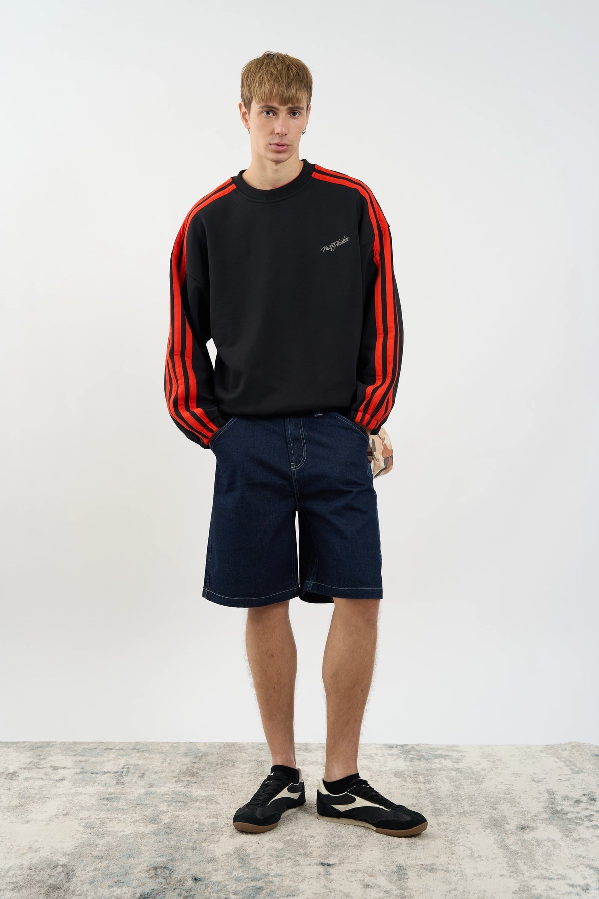 CREWNECK STRIPES BLACK
