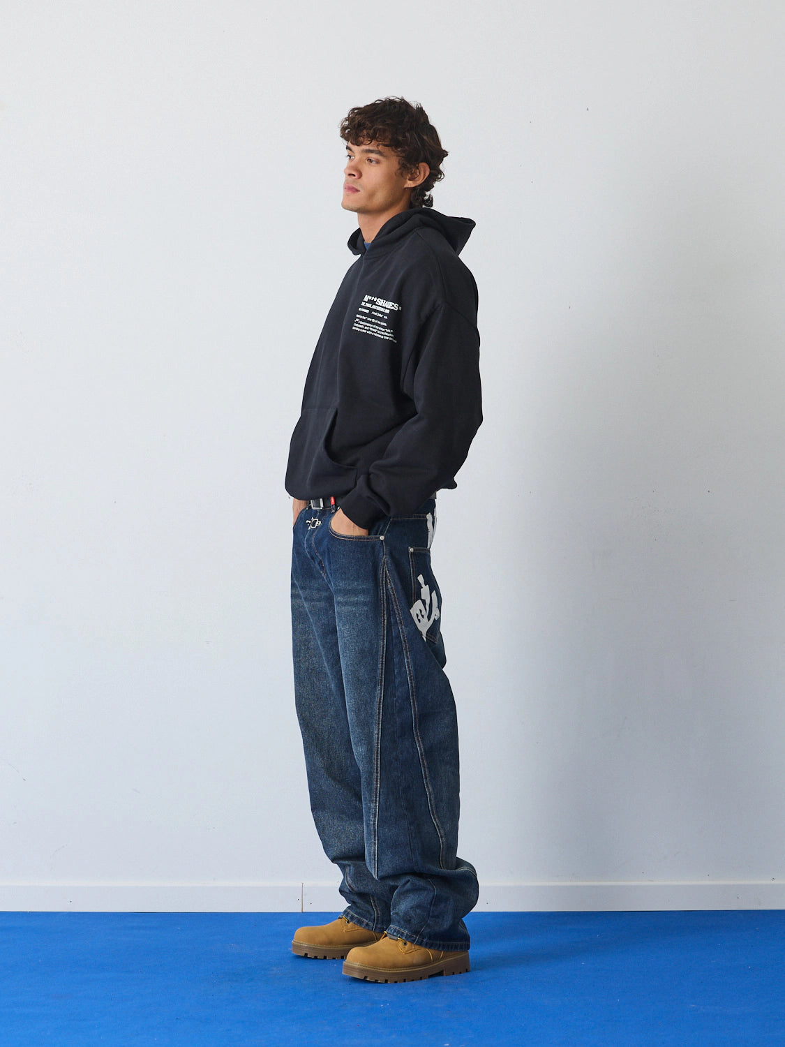 *** HOODIE BLACK
