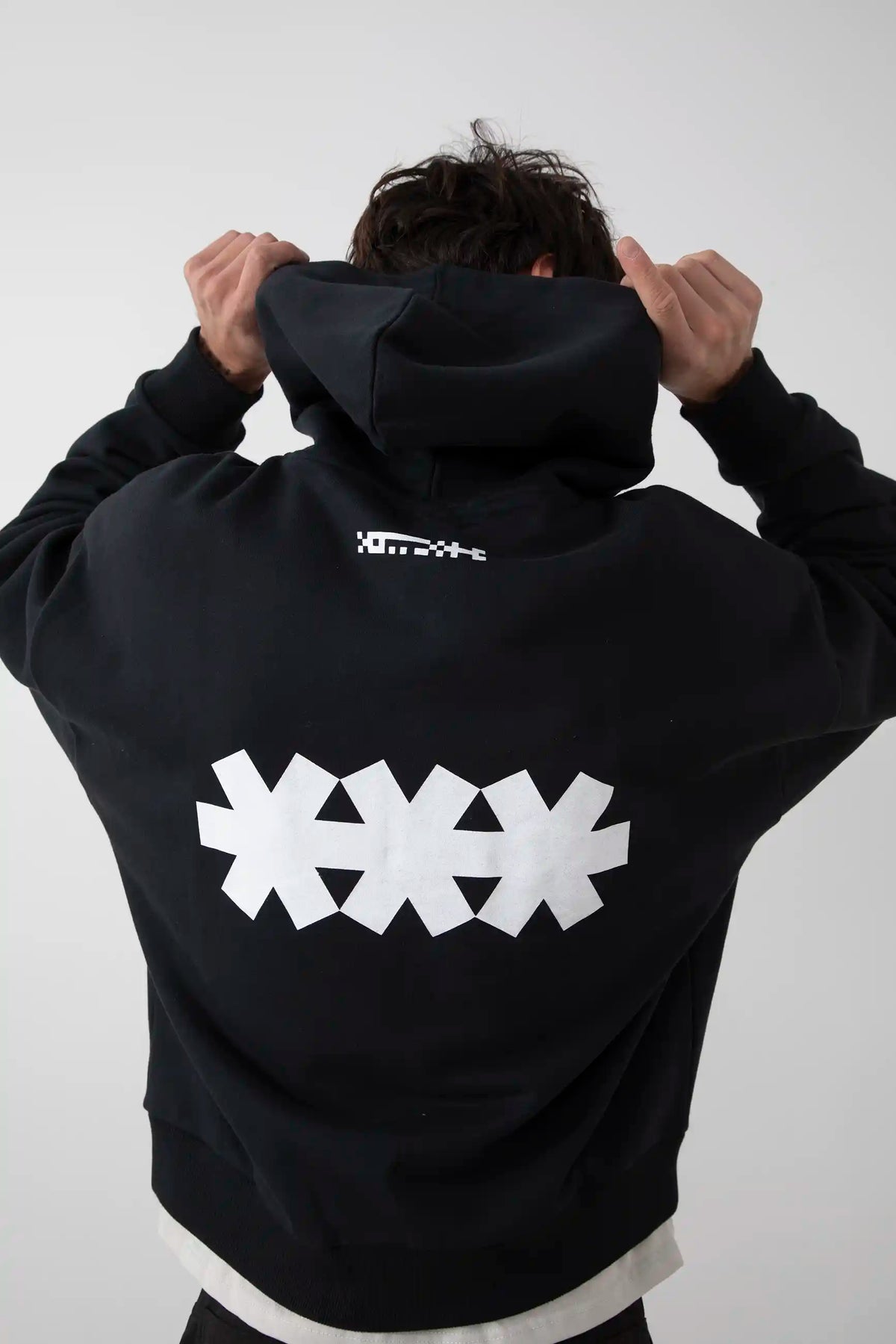 *** HOODIE BLACK